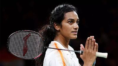 Prakash Padukone in her corner, PV Sindhu in QFs after six months