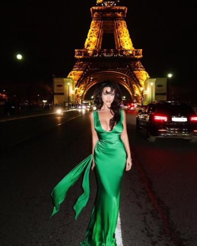 Enchanting Eiffel Tower Night Photoshoot With Endi Demneri