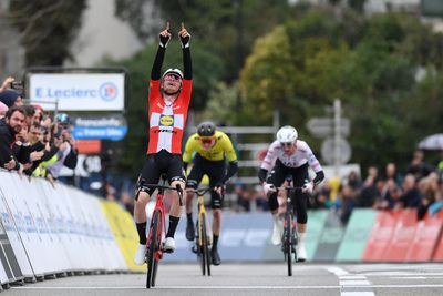 Paris-Nice: Mattias Skjelmose takes stage 6 victory as McNulty returns to race lead