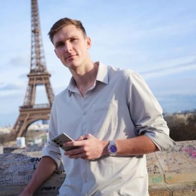 Viktor Axelsen: A Majestic Presence At The Eiffel Tower
