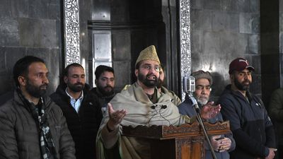 Mirwaiz attends Friday prayers at Jamia Masjid as his petition on ‘detention’ stands before J&K High Court