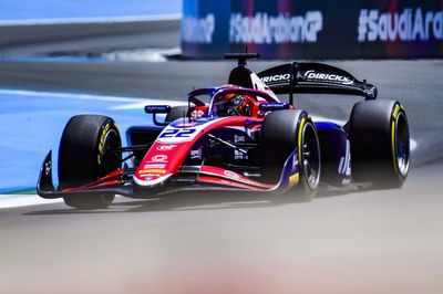 Verschoor loses Jeddah F2 sprint win to tech breach, Hauger inherits victory