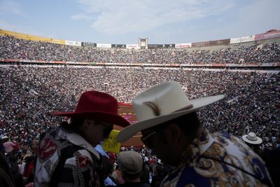 Mexico's female matadors return to the world's largest bullring