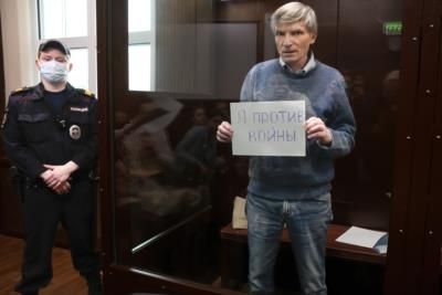 Russian Dissidents Face Harsh Sentences Under Putin's Rule