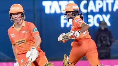 Mooney, Hemalatha fifties power Gujarat Giants to 190/7 against Mumbai Indians in WPL