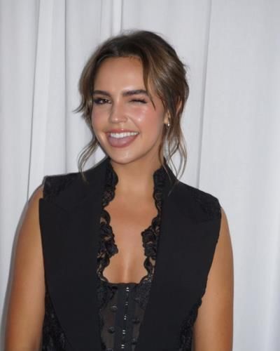 Bailee Madison: A Captivating Display Of Elegance And Charm