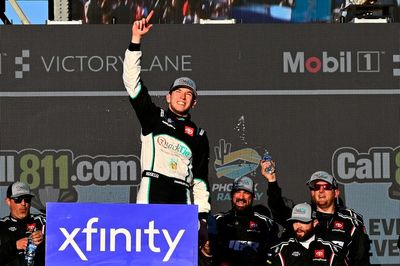 Chandler Smith wins Phoenix Xfinity race after Allgaier's shock exit