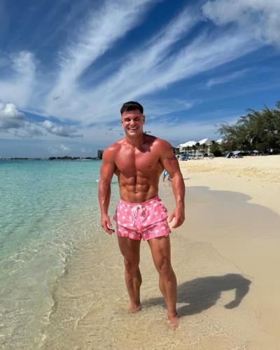 Rob Lipsett’s Day In Paradise: A Visual Diary