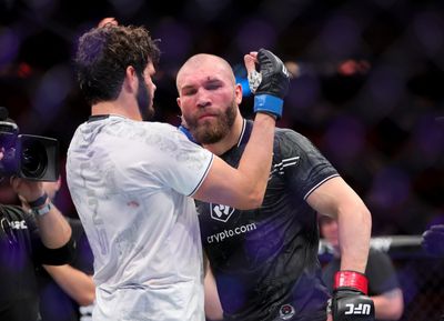 Philipe Lins def. Ion Cutelaba at UFC 299: Best photos