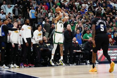 PHOTOS: Boston at Phoenix – Celtics blot out the Suns, win 117-107
