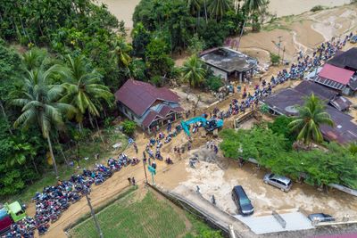 At least 19 killed, 7 missing in flash floods in Indonesia