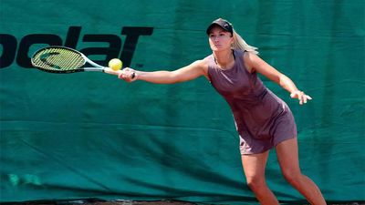 Second seed Jakupovic sets singles title clash with Korean Ku