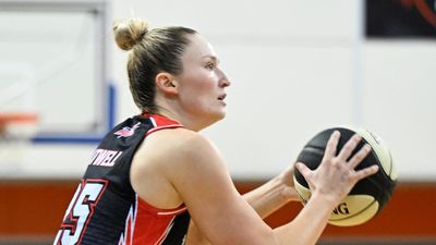 Atwell leads Lynx blitz in WNBL grand final opener