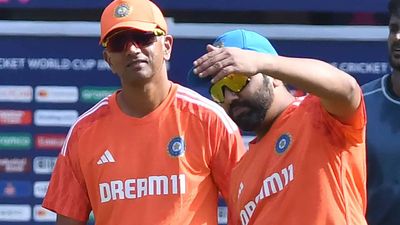 Watch - 'Couldn't have been possible if…': Rohit Sharma and Rahul Dravid deliver a motivational speech