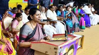 Womenfolk in T.N. can’t be deceived by reducing LPG price by ₹100 before polls: DMK MP Kanimozhi