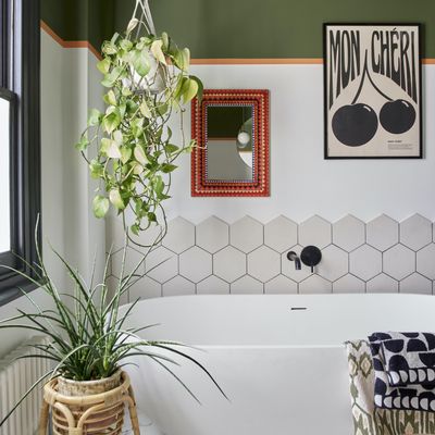 How to save on a new bathroom – 10 savvy moves to avoid sinking your reno budget