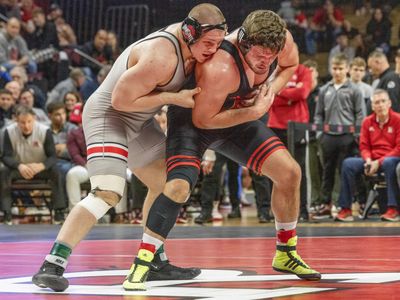 Jesse Mendez, Nick Feldman to wrestle for Big Ten title Sunday