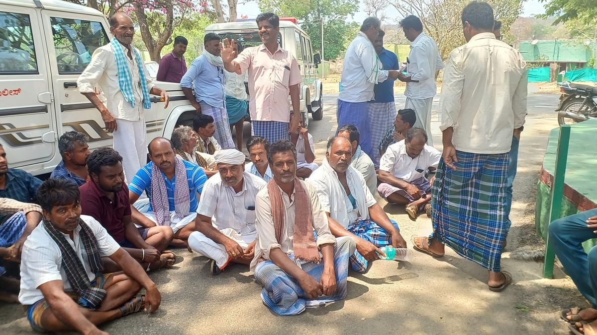Farmers from Hangala village demand capture and…