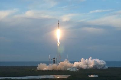 SpaceX launches 23 Starlink satellites from Florida (video)