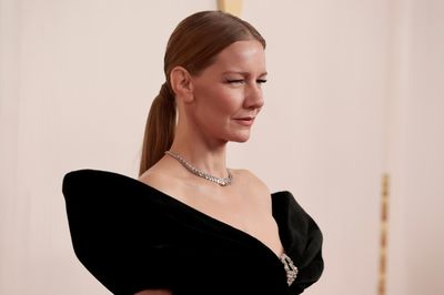 Oscars Red Carpet: Black, Metallics, Mermaids