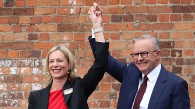 Albanese rallies 'believers', flags tough Tas election