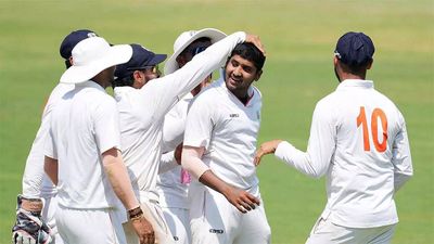 Ranji Trophy final: Bowlers respond to skipper Wadkar's call, but top-order disappoints
