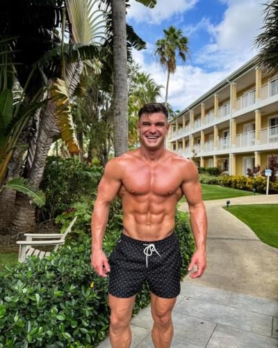 Rob Lipsett Radiates Confidence And Strength In…