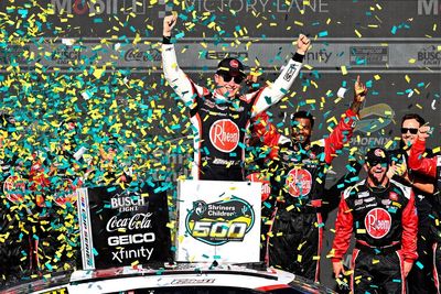 NASCAR Cup Phoenix: Bell cruises to win for Toyota, ending Chevrolet streak