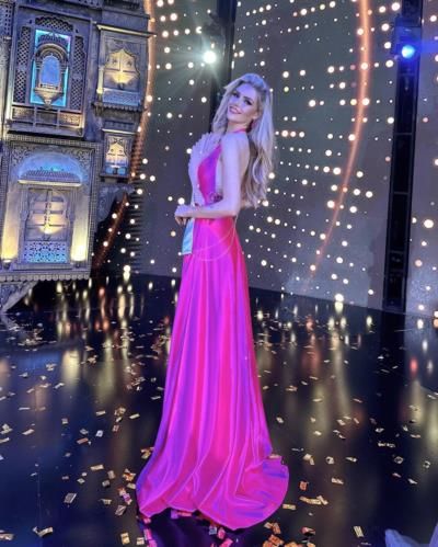 Ivanna Mcmahon Shines In Pink Dress As Miss Ireland