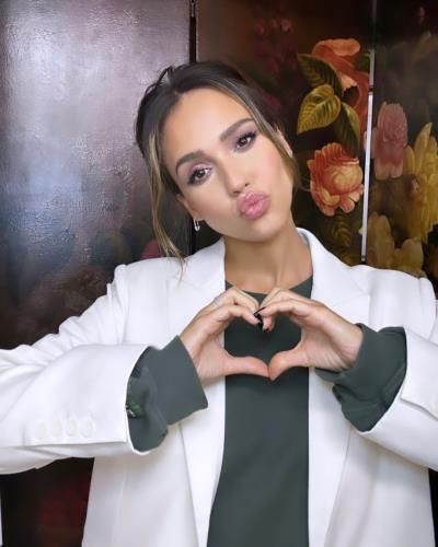 Jessica Alba's Elegant And Radiant Style With Heartfelt Positivity