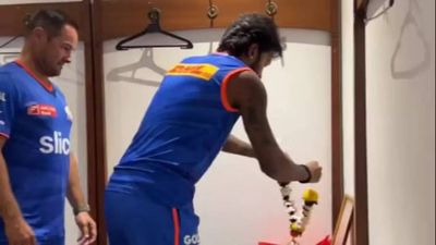 Watch: Hardik Pandya sets up mandir in dressing room in first move as Mumbai Indians skipper