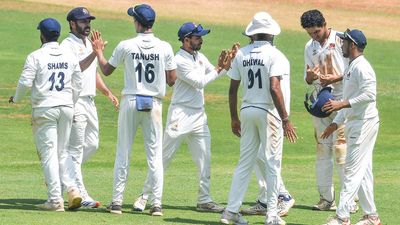 Ranji Trophy Final | Mumbai shoots out Vidarbha for 105, takes firm grip on contest