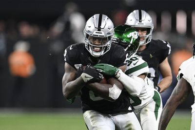 Raiders lose All-Pro RB Josh Jacobs to Packers