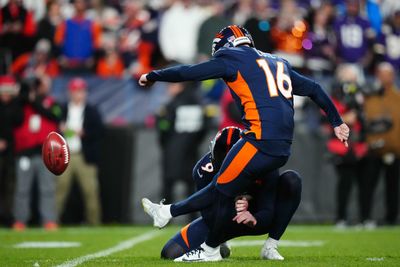 Jaguars signing Broncos kicker Wil Lutz to 3-year deal
