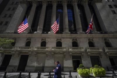 Stocks Slip As Wall Street Awaits Inflation Report