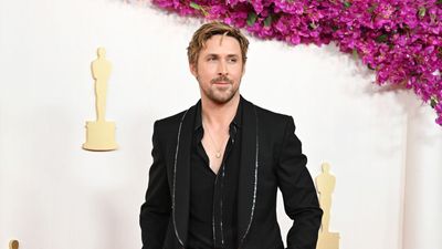 Ryan Gosling and Eva Mendes bring their 'neutral canvas' living room to life with this vibrant decorating technique