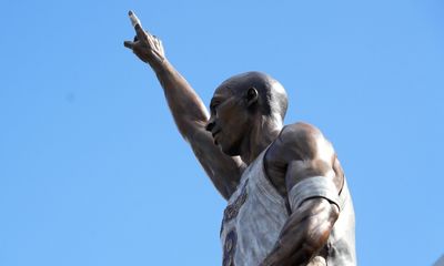 Kobe Bryant statue has errors that will be fixed