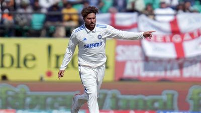 'Never looked comfortable against him...': Geoffrey Boycott criticizes England's struggles against Kuldeep Yadav