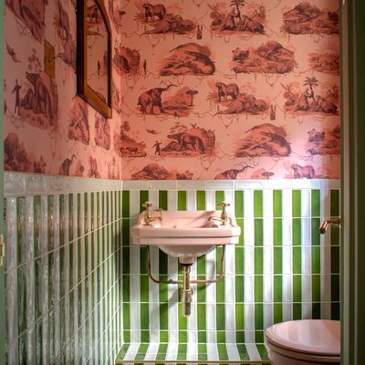 Should you wallpaper a bathroom? 10 tips from the experts on how to avoid a wallpaper faux-pas