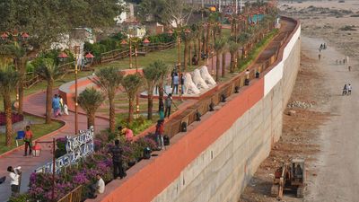 Jagan Mohan Reddy inaugurates flood protection wall, riverfront park along the Krishna