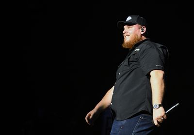 Luke Combs shredded the Panthers for their questionable Brian Burns trade