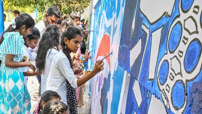 Visakhapatnam residents transform a street wall into a piece of art