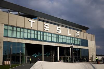 Tesla Expects Delay In Full Production At German Factory