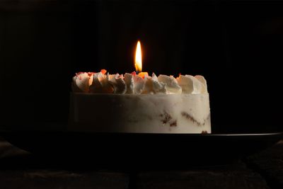 Burn-away cake: TikTok's fiery obsession