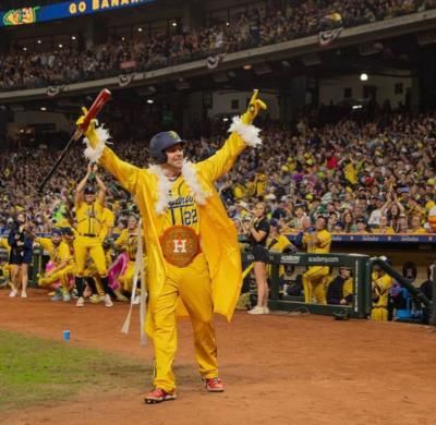 Capturing Baseball Greatness: Josh Reddick's Dynamic Photoshoot