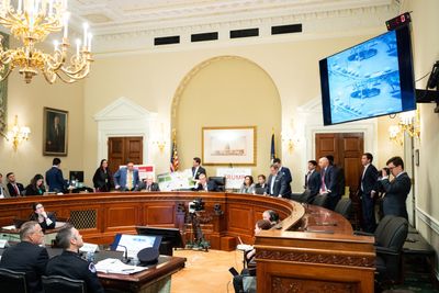 House panel shows video of sweeps that missed Jan. 6 pipe bomb - Roll Call