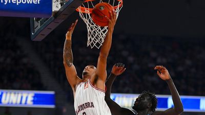 United hold off Hawks to reach NBL Championship Series