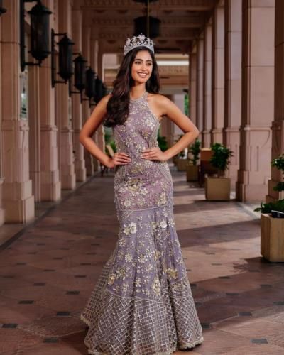 Sini Shetty: Regal Elegance And Beauty Personified