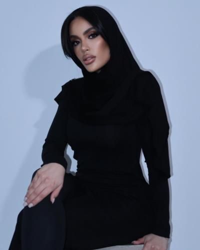 Nabila Tapia Radiates Elegance And Confidence In Black Outfit