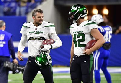 Jets solidify special teams unit, re-signing P Thomas Morstead